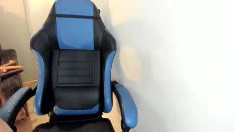 Snapshot of scarbadgirl_ chatting on 11/24/25, 03:28 scarbadgirl_ online show from 11/24/25, 03:28