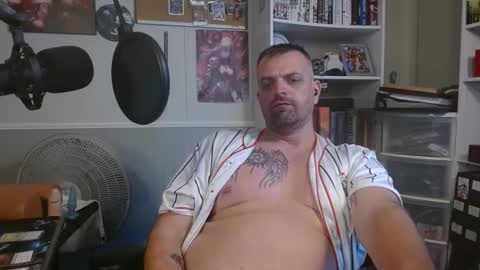 Snapshot of scarecrow2wm chatting on 09/13/25, 11:04 Kent Clark online show from 09/13/25, 11:04