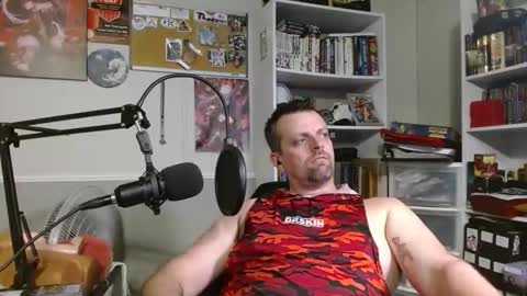 Snapshot of scarecrow2wm chatting on 11/17/25, 03:01 Kent Clark online show from 11/17/25, 03:01