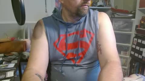 Snapshot of scarecrow2wm chatting on 12/18/25, 09:54 Kent Clark online show from 12/18/25, 09:54