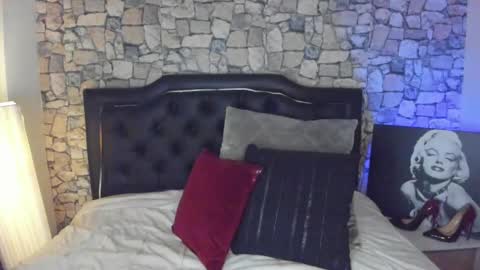 Snapshot of scarlat_diamond chatting on 10/27/25, 01:31 Scarlat Diamond online show from 10/27/25, 01:31