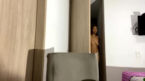 scarle222421 online show from 12/25/24, 10:48