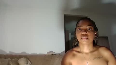 scarle222421 online show from 01/01/25, 07:21