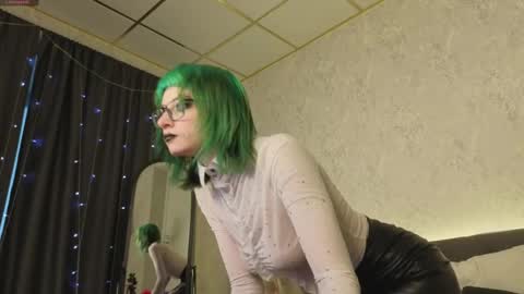 Emmy online show from 04/01/26, 01:17