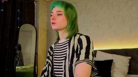 Emmy online show from 04/04/26, 01:04