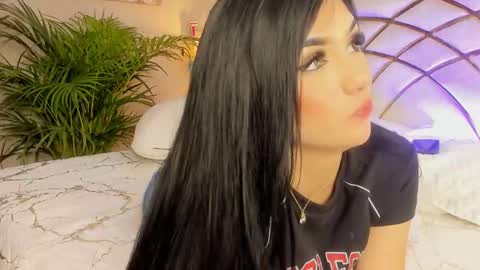 Snapshot of scarlet__hill chatting on 01/04/25, 05:37 scarlet hill online show from 01/04/25, 05:37