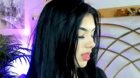 Snapshot of scarlet__hill chatting on 01/24/25, 04:37 scarlet hill online show from 01/24/25, 04:37