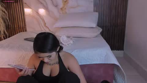scarlet__rose_ online show from 06/19/26, 11:25