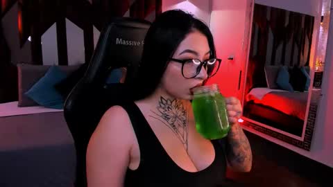 scarlet_ceretti1 online show from 03/24/26, 10:37