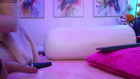 Scarlet online show from 11/21/25, 11:42