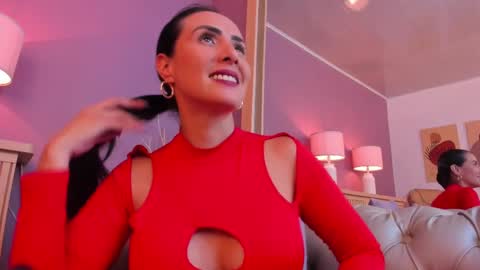 Scarlet Edwars online show from 03/12/25, 12:47