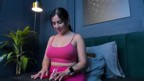 Scarlet Edwars online show from 11/13/25, 04:39