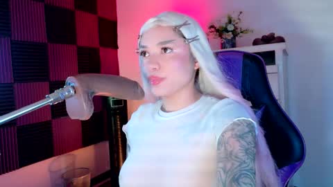 Snapshot of scarlet_gold chatting on 10/27/25, 01:31 scarlet_gold online show from 10/27/25, 01:31