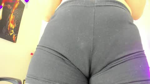 scarlet_hit online show from 11/14/25, 03:49