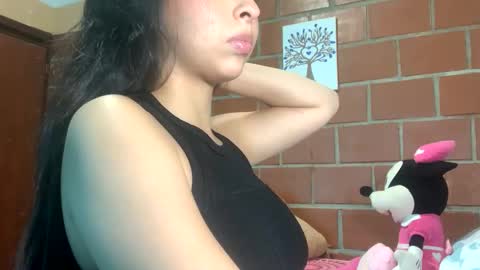 scarlet_muse18 online show from 04/23/26, 10:23