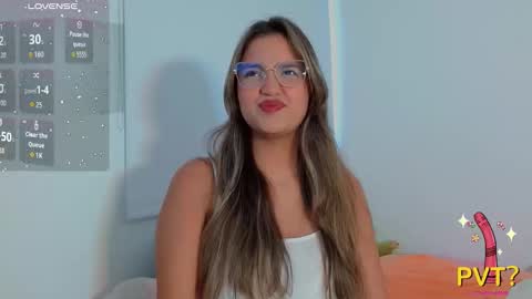 Snapshot of scarlet_rose__ chatting on 11/06/25, 09:15 Scarlet online show from 11/06/25, 09:15