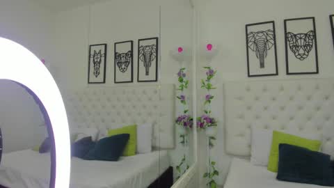 Isa online show from 12/17/24, 10:23