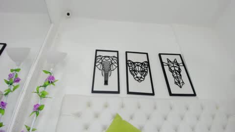 Isa online show from 12/19/24, 02:24