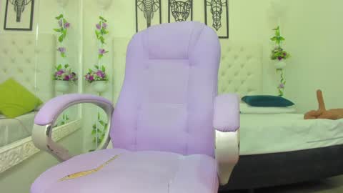 Isa online show from 01/21/25, 04:37