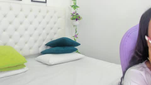 Isa online show from 01/24/25, 11:04