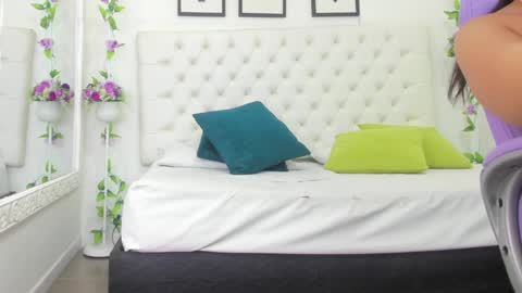 Isa online show from 01/25/25, 11:02