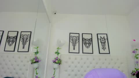 Isa online show from 02/13/25, 10:55