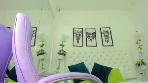 Isa online show from 02/15/25, 02:11