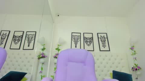 Isa online show from 02/20/25, 02:02