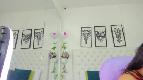 Isa online show from 03/07/25, 11:07