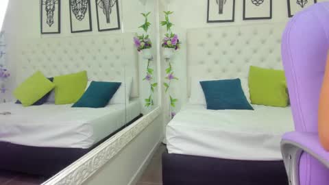 Isa online show from 03/08/25, 11:05