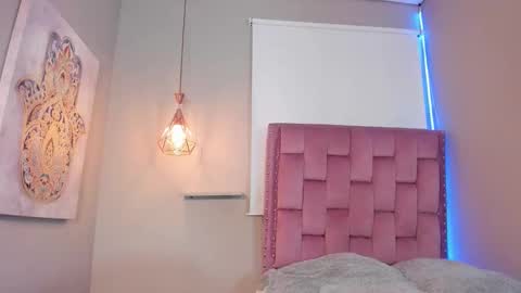 scarlet_vixen_ online show from 03/19/26, 01:04