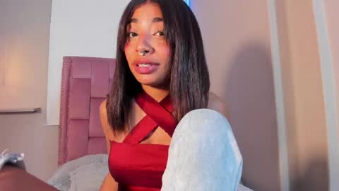 scarlet_vixen_ online show from 05/08/26, 05:46