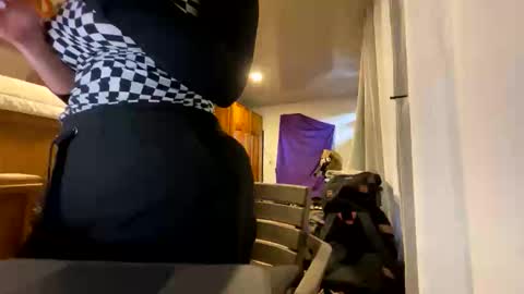 scarlet whisper online show from 03/30/26, 10:00