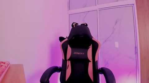 Scarlet online show from 04/06/26, 12:50