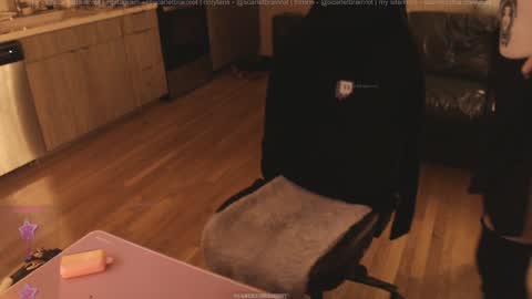 scarlet3 online show from 01/25/25, 01:32