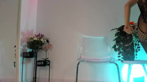 Snapshot of scarletflameee chatting on 05/07/26, 05:35 Amira online show from 05/07/26, 05:35