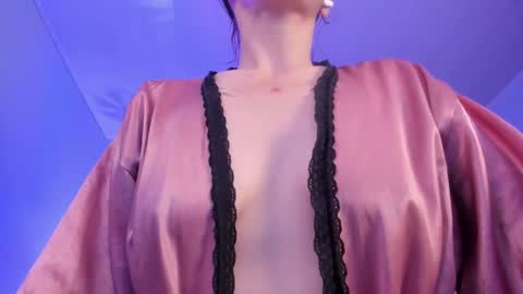 Scarlet  online show from 11/06/25, 04:57