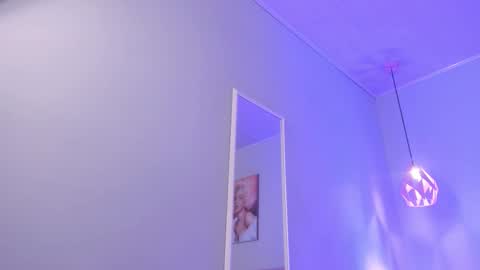 Scarlet  online show from 12/01/25, 04:06