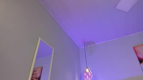 Snapshot of scarletgv chatting on 12/18/25, 06:52 Scarlet online show from 12/18/25, 06:52