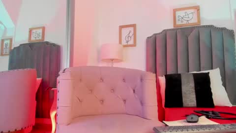              online show from 02/13/25, 02:42