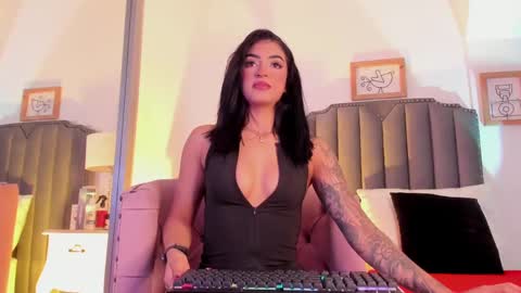              online show from 02/21/25, 11:33