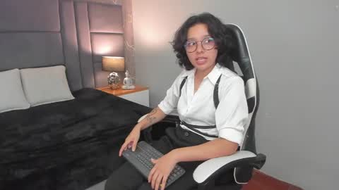 Snapshot of scarleth_blaze chatting on 05/23/26, 03:56 scarleth_blaze online show from 05/23/26, 03:56