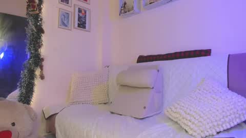 Snapshot of scarleth_jhons_ chatting on 01/17/25, 01:36 Scarleth... but not Scarleth Johansson. online show from 01/17/25, 01:36