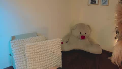 Snapshot of scarleth_jhons_ chatting on 02/09/25, 02:28 Scarleth... but not Scarleth Johansson. online show from 02/09/25, 02:28