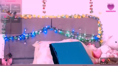 Snapshot of scarlethh_hott chatting on 01/15/26, 11:48 scarlethh hott online show from 01/15/26, 11:48