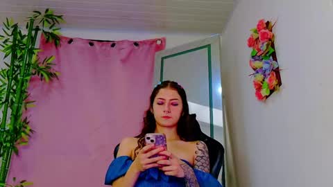 Snapshot of scarletjonesx chatting on 05/16/26, 07:34 Denis online show from 05/16/26, 07:34