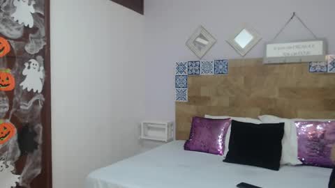 scarlet  online show from 10/18/25, 10:05