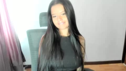 Snapshot of scarletrosee27 chatting on 06/30/26, 12:39 scarletrosee27 online show from 06/30/26, 12:39