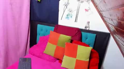 Snapshot of scarlett40_ chatting on 02/21/25, 03:23 scarlett online show from 02/21/25, 03:23