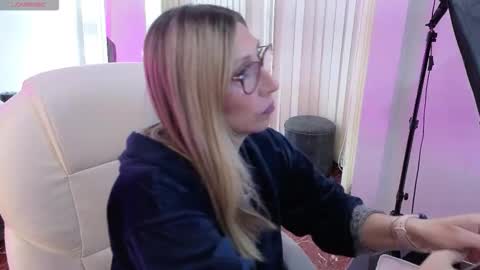 Scarlett online show from 01/19/26, 11:36